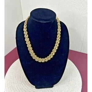 Large Florette Twisted Wire Gold Tone Necklace Adjustable Length